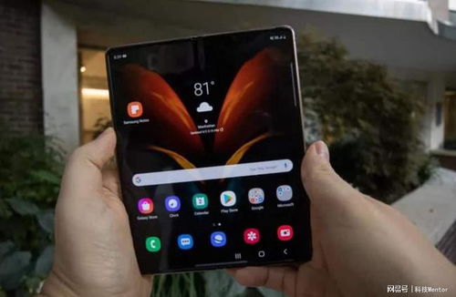 折疊屏新紀元 三星橫折豎折雙線出擊，自研屏幕與生態優勢解析